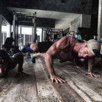 El impactante cambio físico de Chris Hemsworth en una foto