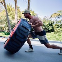 El impactante cambio físico de Chris Hemsworth en una foto