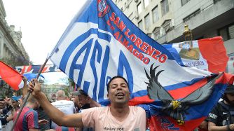 Cánticos. Marcha de hinchas de San Lorenzo. Fotos de Pablo Cuarterolo.