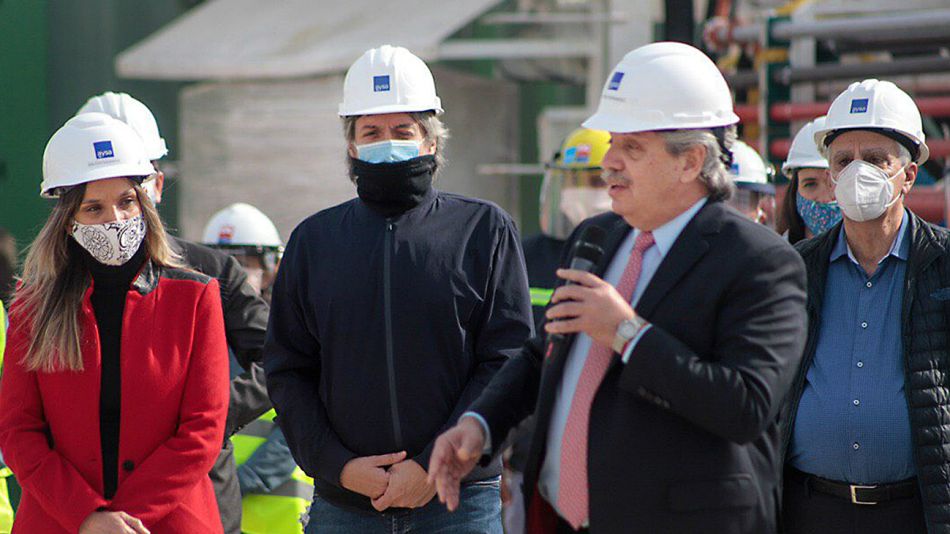 Alberto, el constructor. El Presidente pide motorizar la obra pública para generar empleo el próximo año.