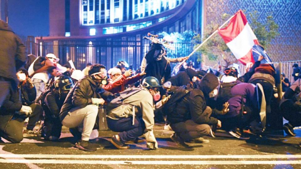 Calles de furia. De esta experiencia debe surgir una población vigilante, que salga a la superficie más de una semana al año.
