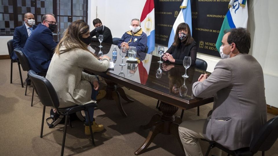 MUNICIPALIZACIÓN. La disputa entre Llamosas y Abrile será en los términos de una elección local.