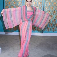 El relajado look de Juana Viale para la mesaza del domingo