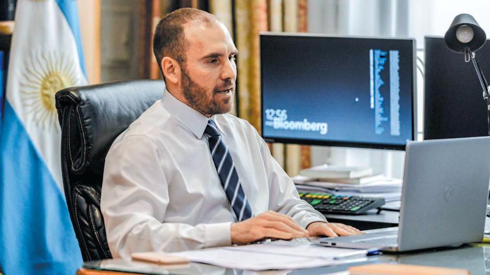 Negociación. El ministro de Economía reiteró que la premisa es apuntalar la recuperación del país.