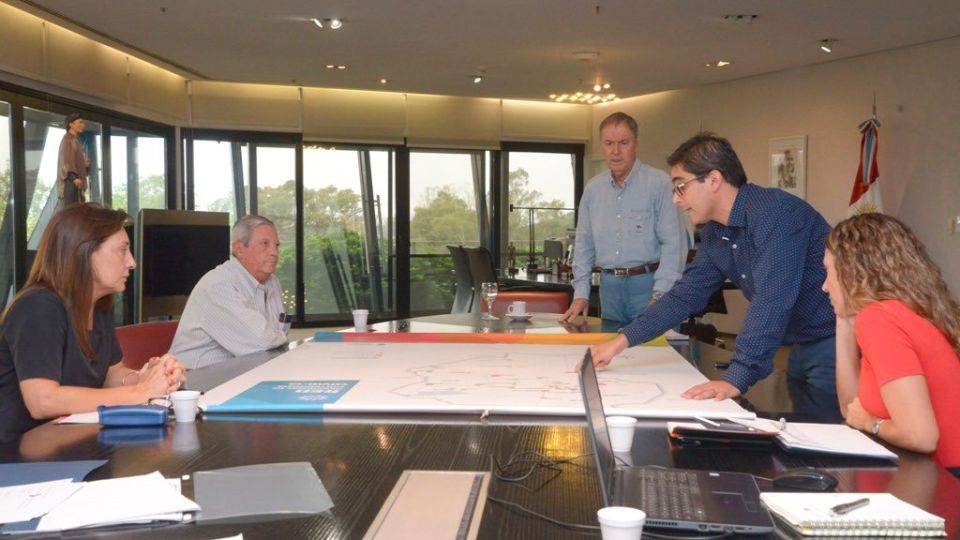 SANITARISTA. Rodolfo Rodríguez, en la mesa chica de las decisiones que toma el gobernador, junto al ministro de Salud, Diego Cardozo