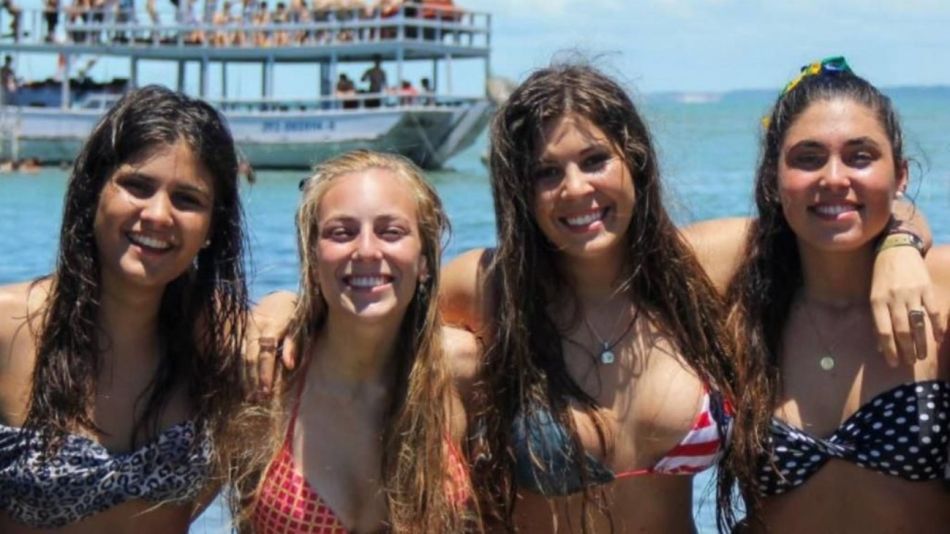 Charo Álvarez Amado, Sofía Duró, Florencia Barrios y Micaela Crino Pacher.