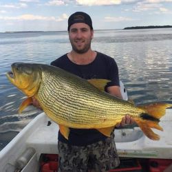 Pesca de dorados y surubíes en Itatí, Corrientes