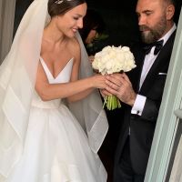 A un año de su boda: Todos los detalles del vestido de novia de Pampita 