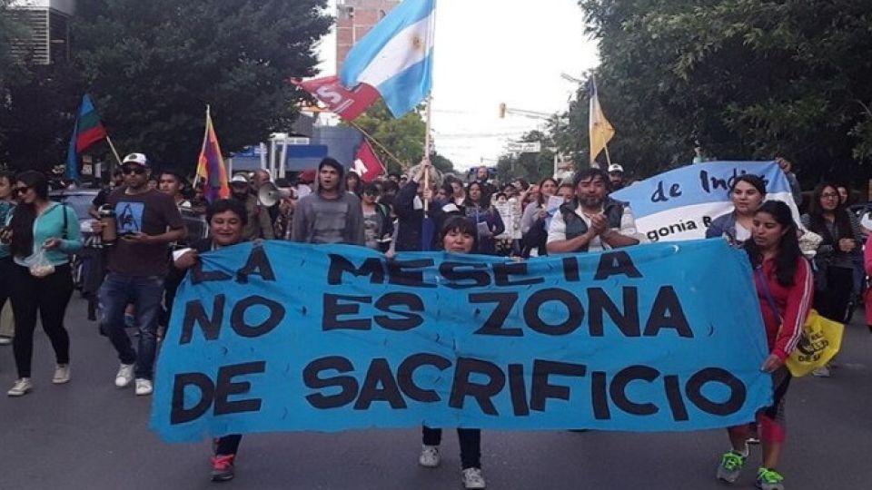 El movimiento No a la Mina viene manifestándose hacen meses en las calles de Chubut.