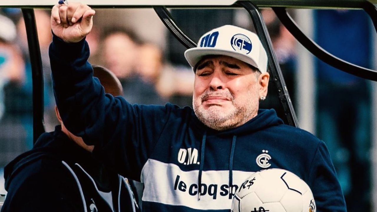 Maradona emocionado | Foto:CEDOC.