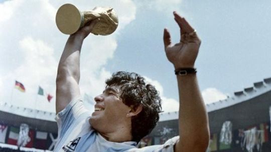 Soy feminista y lloro la muerte de Diego Maradona