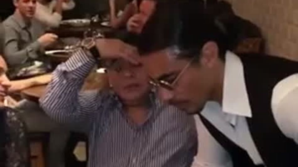 La reacción de Maradona cuando le deshuesaron la carne