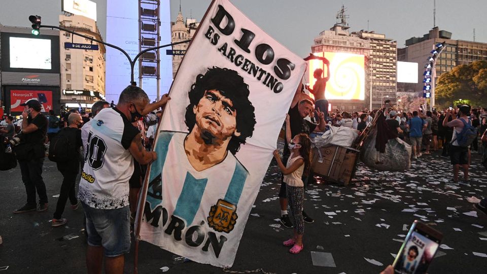 fallecimiento diego armando maradona