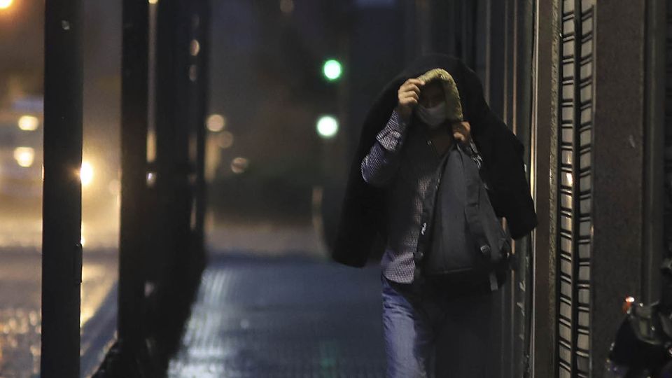 El SMN emitió un alerta por "tormentas fuertes" que se viene actualizando desde la tarde del martes.