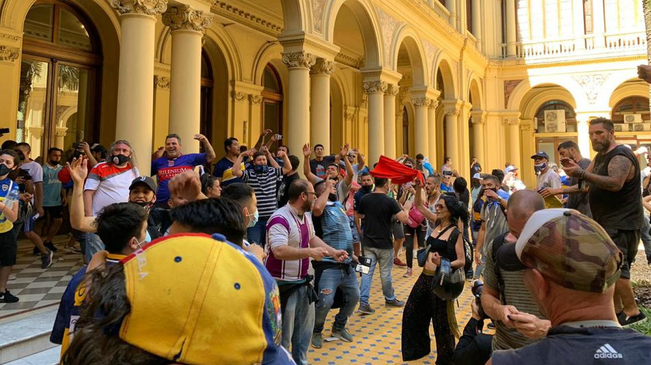 Velatorio de Diego Maradona. Incidentes en Casa Rosada.
