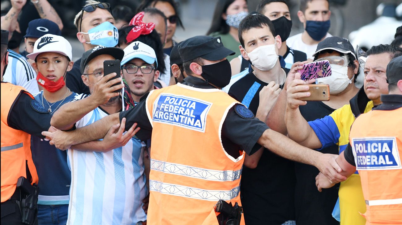 Cobertura histórica en Perfil tras la muerte de Maradona. Cronología del adiós.