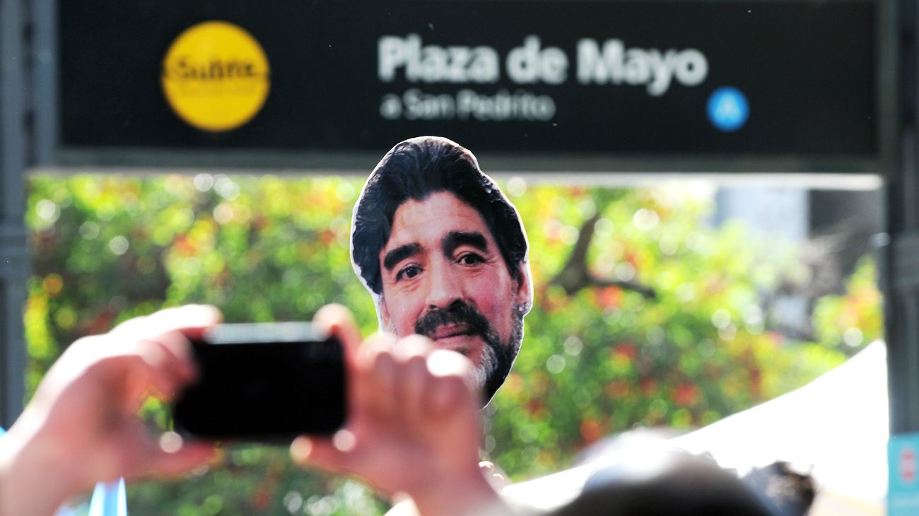 Cobertura histórica en Perfil tras la muerte de Maradona. Cronología del adiós.