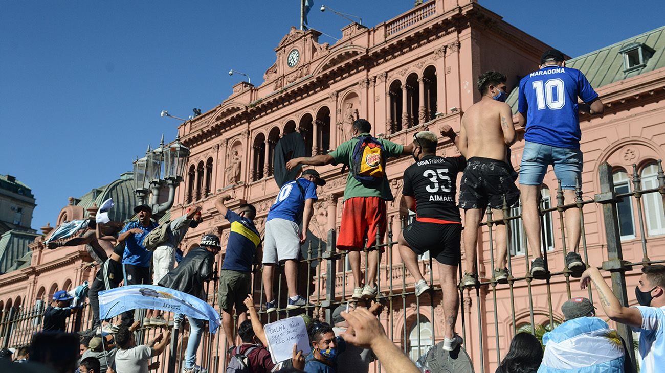 Cobertura histórica en Perfil tras la muerte de Maradona. Cronología del adiós.