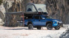 Gracias a la instalación de un módulo de acampe, la Mitsubishi L200 ahora puede llevar una cocina extraíble ubicada en la caja de carga.
