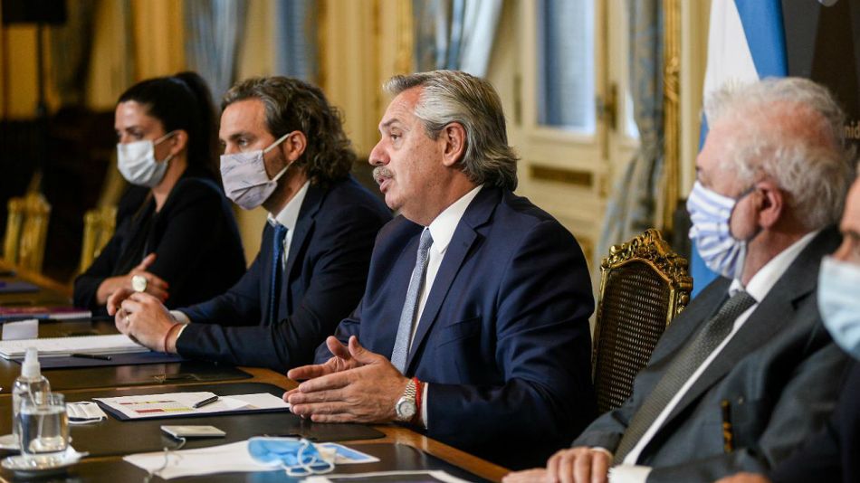 Alberto Fernández junto a los gobernadores por videoconferencia.