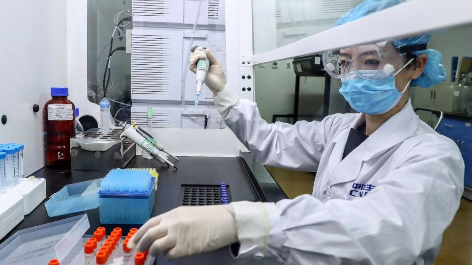 COMPLEMENTO. La vacuna china, una seria alternativa que analiza el gobierno para completar las dosis que anunció el gobernador.