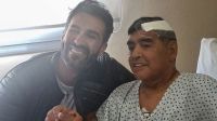 Luque con Maradona luego de la operación