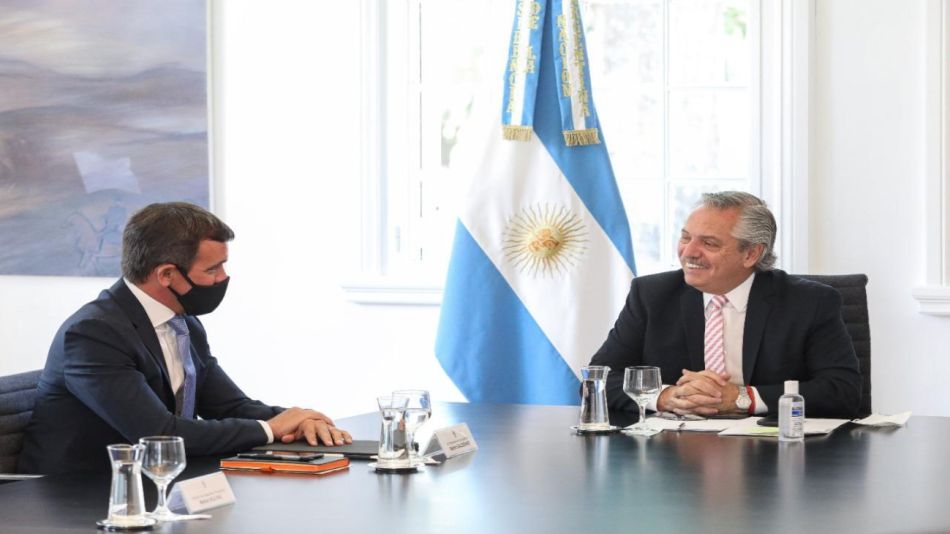 Alberto Fernández y titular Ford