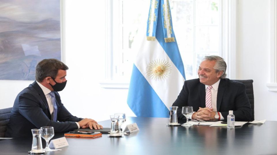 Alberto Fernández y titular Ford