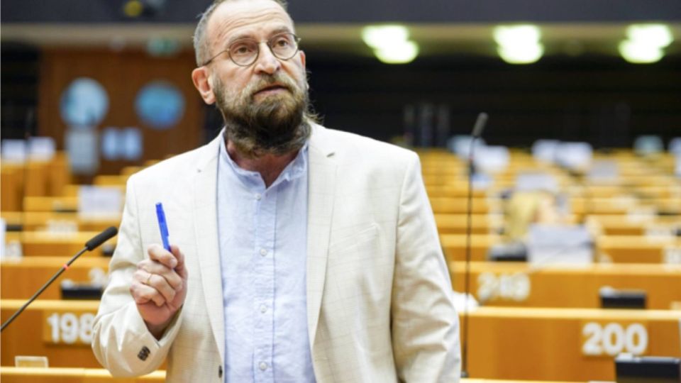Jozsef Szájer, el eurodiputado ultraconservador húngaro, que renunció al ser atrapado en una orgía en Bélgica en plena cuarentena..