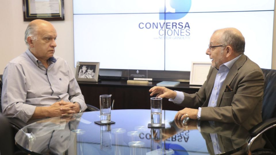 El diplomático Jorge Faurie en diálogo con Néstor Grindetti