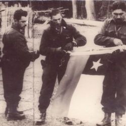 Argentina le devuelve a Chile una bandera capturada en 1965