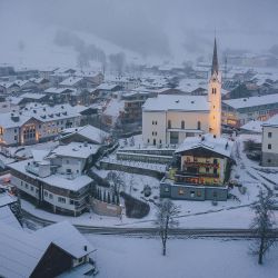 Austria, Kaprun: Vista general de la ciudad cubierta de nieve de Kaprun después de una nevada. | Foto:Expa / Jfk / APA / DPA