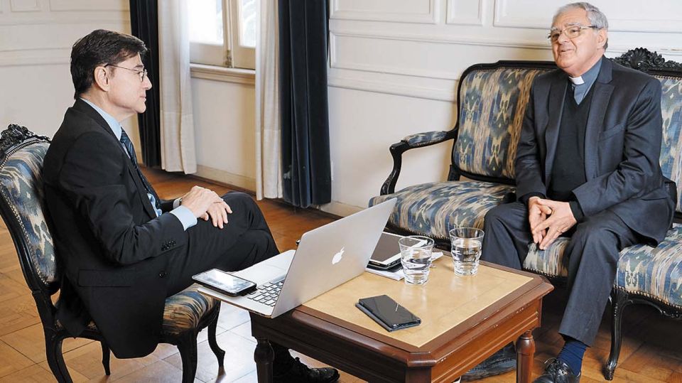 Monseñor Oscar Ojea, en la entrevista con jorge Fontevecchia.