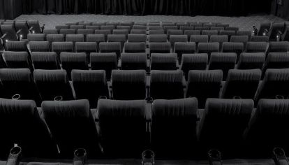 CINES VACÍOS. La situación de los cines es tan crítica que hasta el histórico cine Gran Rex evalúa su cierre.