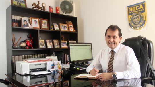 Veinte años igual. “En Perú hay un deterioro muy grande en lo político y en lo moral”, señala el director del diario limeño “La Razón”.