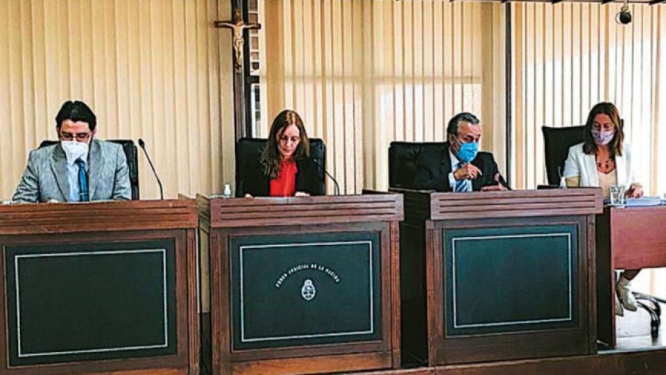 TOF 1. El tribunal fue conmovido por la declaración de una testigo que fue víctima de la represión.