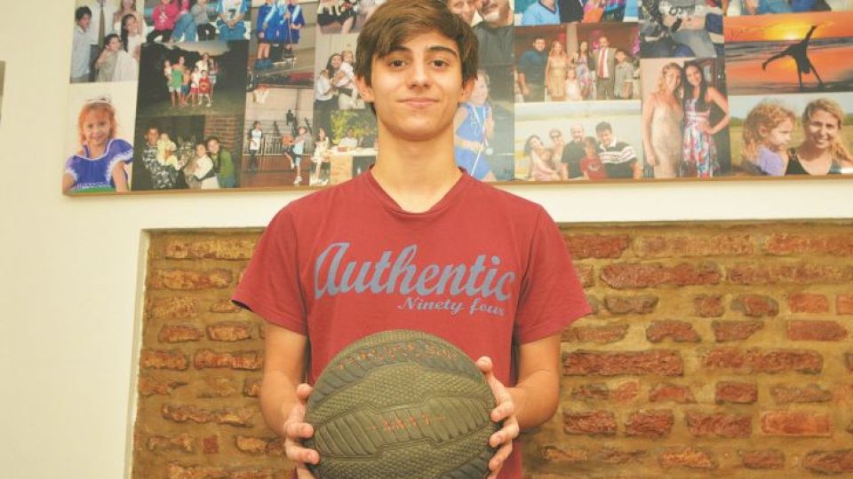 JUAN CAPPONI. Luce orgulloso su nuevo apellido. El juez que acogió su planteo ordenó suprimir Casafuz, el de quien asumió la paternidad.
