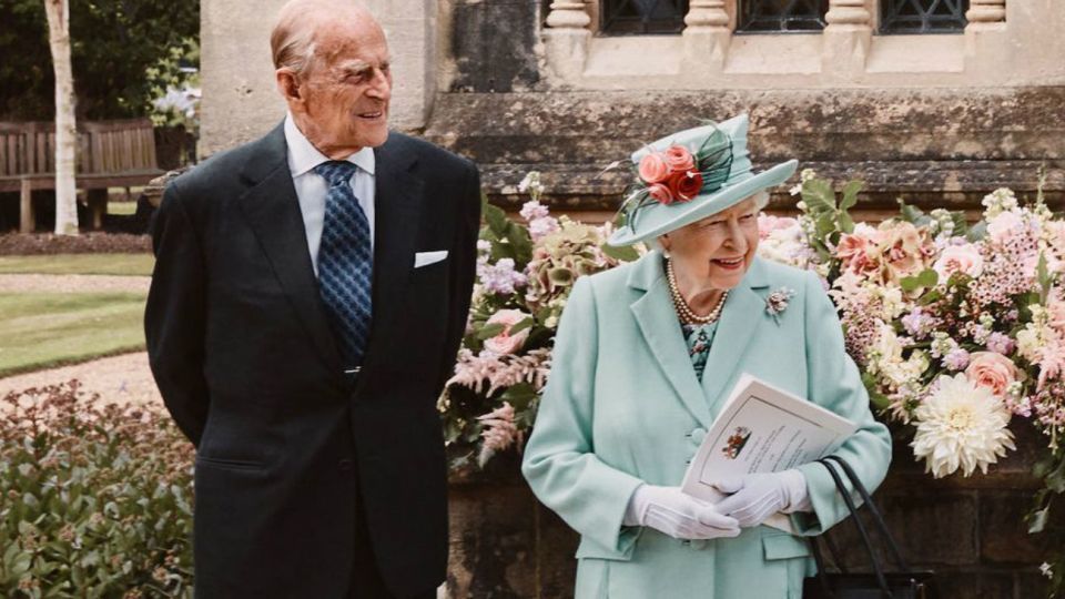La reina Isabel II de Gran Bretaña y su esposo Felipe, duque de Edimburgo.