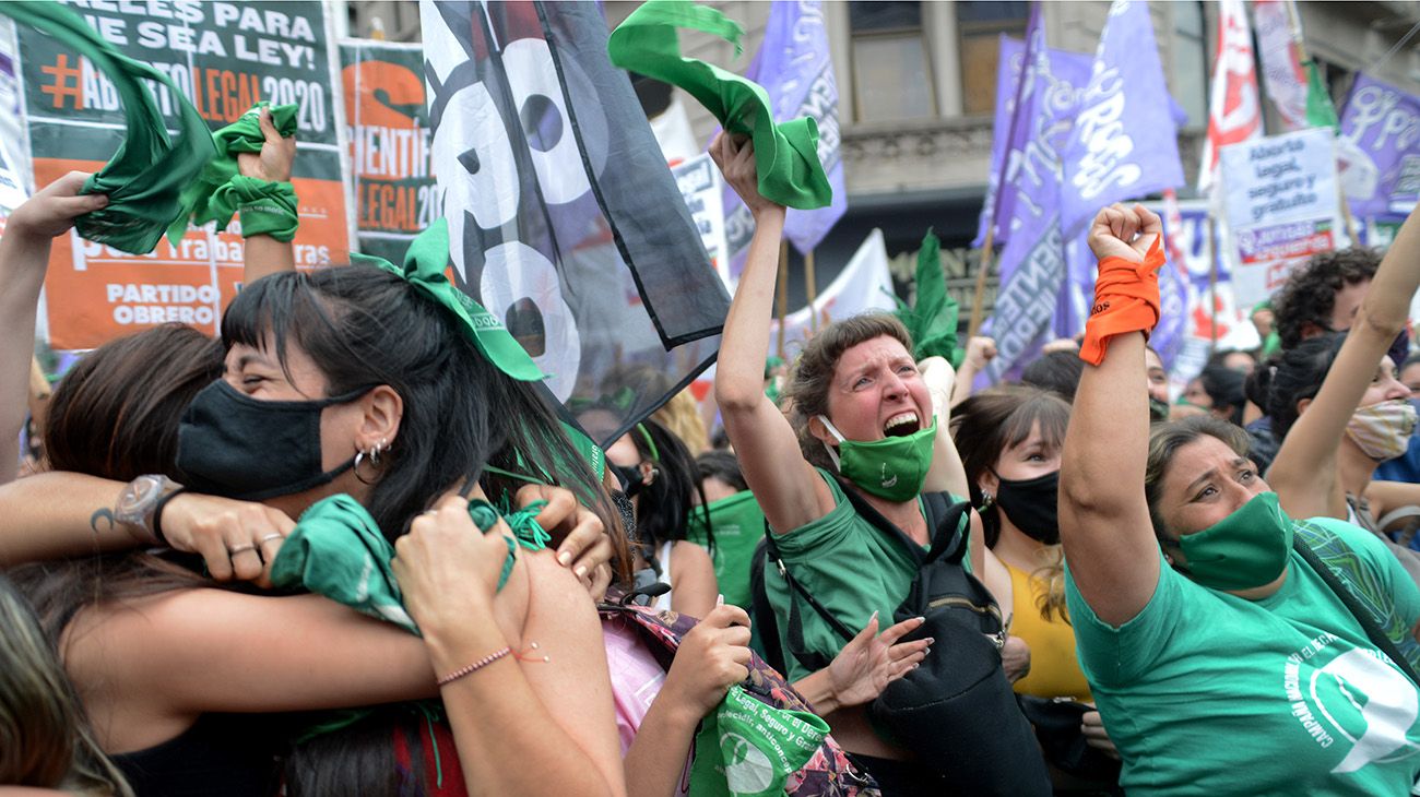 Imágenes en el contexto de la votación por el aborto en Diputados.