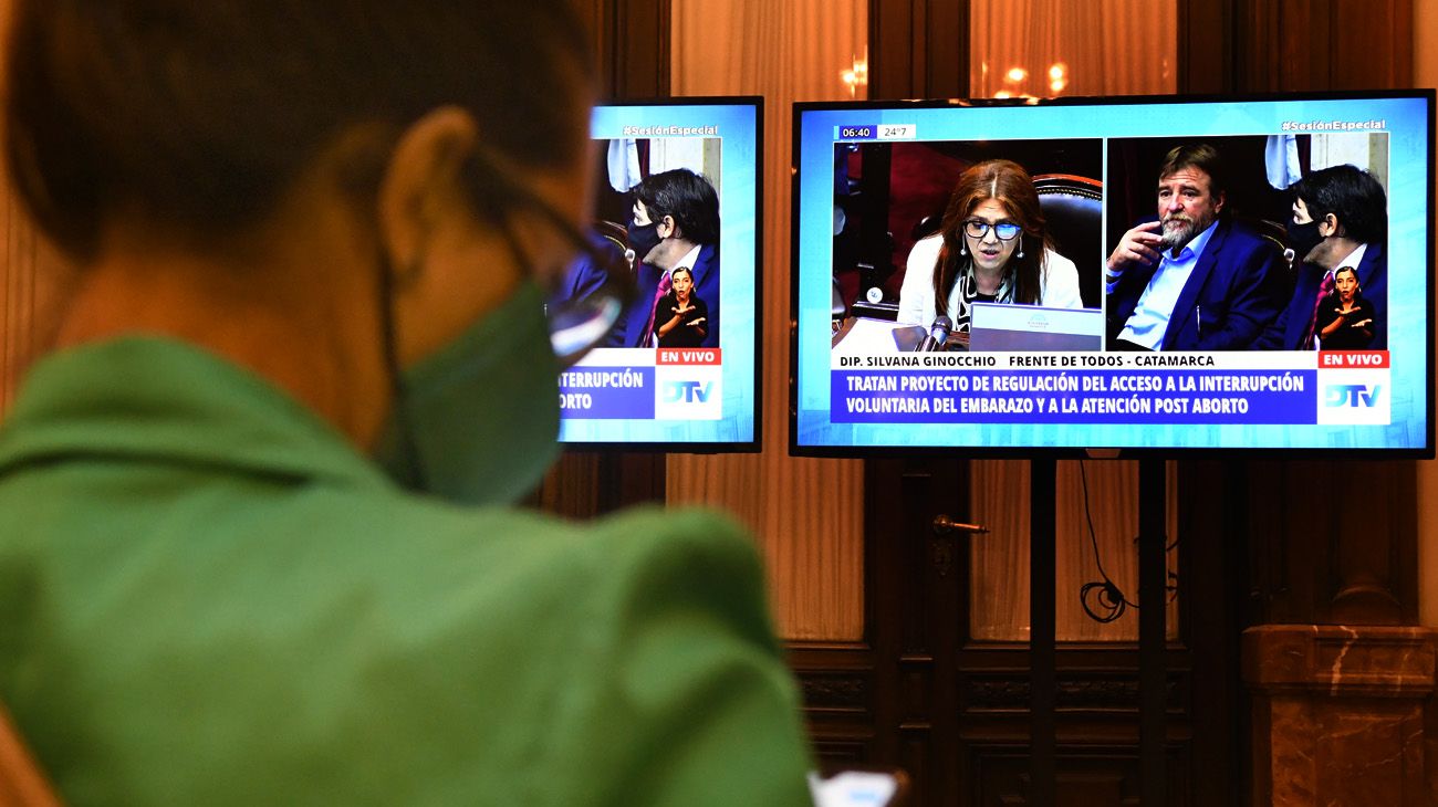 Imágenes en el contexto de la votación por el aborto en Diputados.