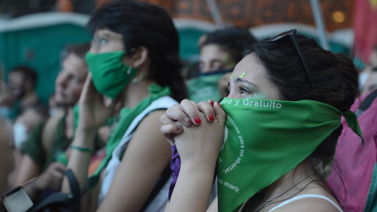 Diputados le dio media sanción a la legalización del aborto y ahora se define en el Senado