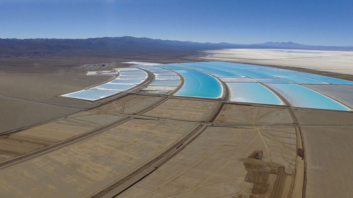 An aerial shot of the Salar del Hombre Muerto lithium facility in Catamarca Province.