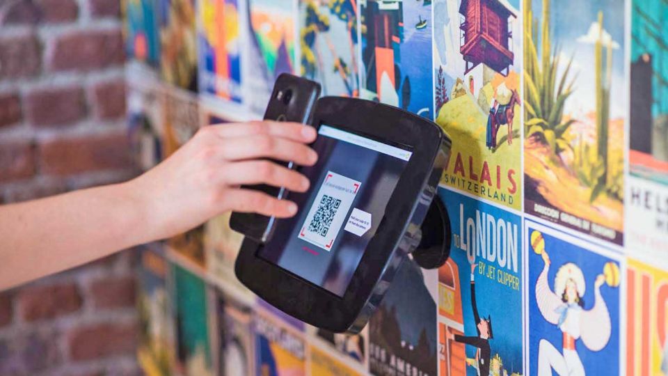 Código QR. Los pagos desde el celular aceleran la inclusión financiera de los sectores informales.