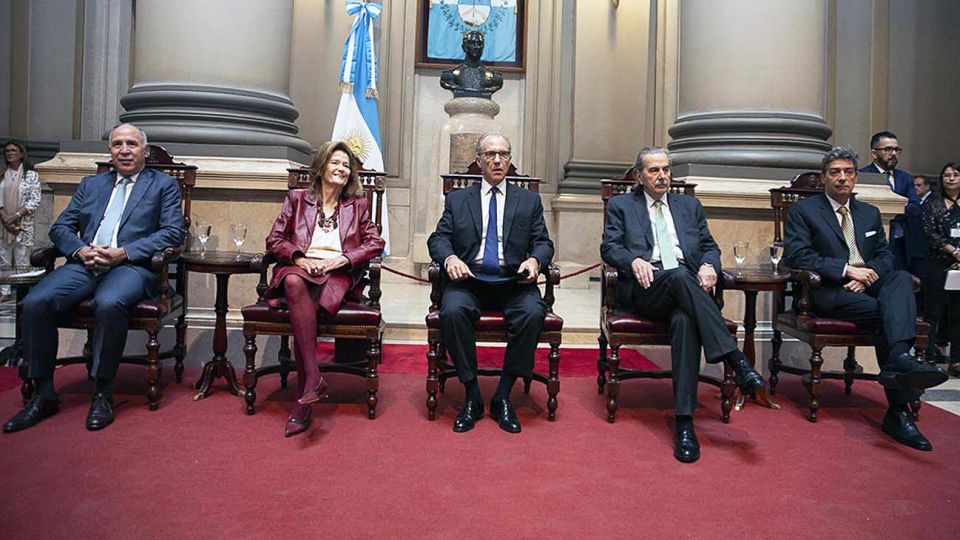 Reformas. La comisión de juristas coincide en modificar la potestad de intervención de la Corte.