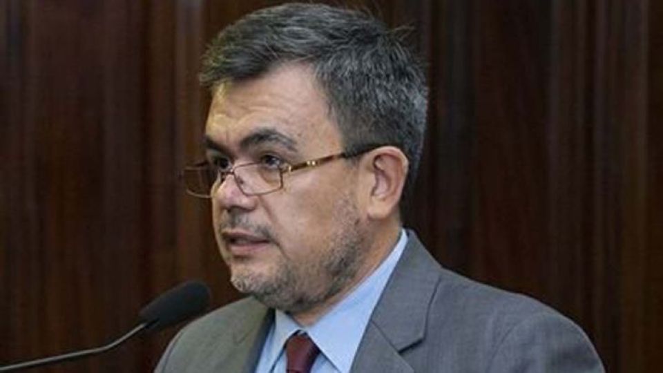 US$ 200 MIL. Es la cantidad de dinero secuestrado en el allanamiento practicado en la vivienda del economista Nadín Argañaraz. En un primer momento trascendió una cifra superior.