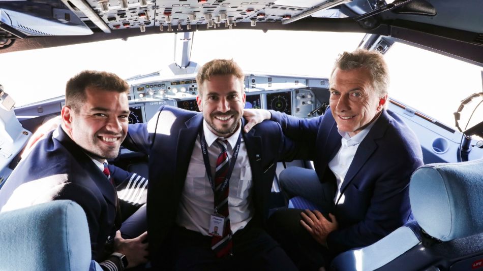 Macri, en 2018, inaugurando El Palomar para vuelos comerciales