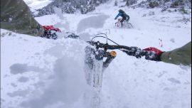 Lo que Vincent realiza en este video es algo no muy aconsejable para la mayoría de los ciclistas.