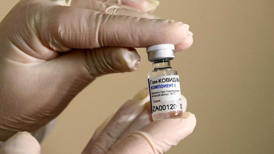 Rusia y AstraZeneca se unen en nuevos ensayos clínicos: "Es muy promisorio"