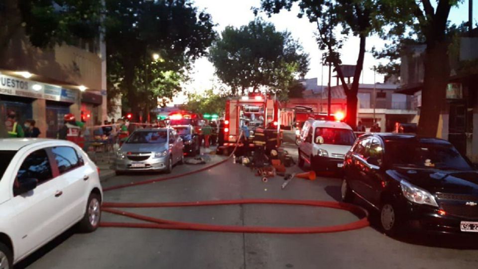 Incendio y rescate en Nueva Pompeya.