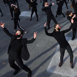 Un grupo de 180 bailarines del grupo  | Foto:Sylvain Thomas / AFP